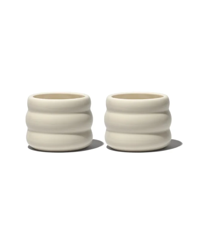 Keramik Becher im Wellen-Design – akio collection von 7 O'CLOCK