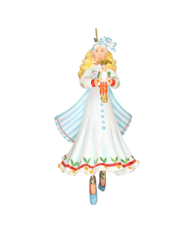 Krinkle Clara mit Nussknacker von Patience Brewster gekleidet in weißem langen Kleid.