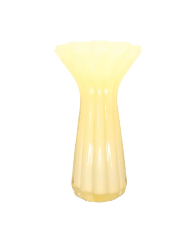 Gelbe Blumenvase aus Glas von Clayre & Eef auf hellem Hintergrund.