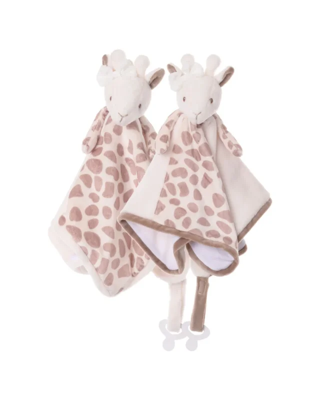 „Lucy & Levi Baby Rug“ Giraffen-Schnuffeltücher von Bukowski, nebeneinander liegend. Beide haben weiches, helles Fell, große braune Augen und ein Rosettenmuster auf hellem Grund. Die Ohren und Schnauzen sind in Beige gehalten.