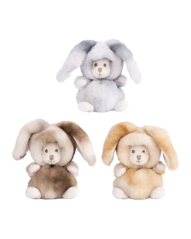 Drei Hasen-Kuscheltiere „Ziggy Winter Rabbit“ von Bukowski nebeneinander: ein weißer Hase mit gräulichen Akzenten, ein brauner Hase und ein beige-farbener Hase, alle mit flauschigem Fell und freundlichen Gesichtern.