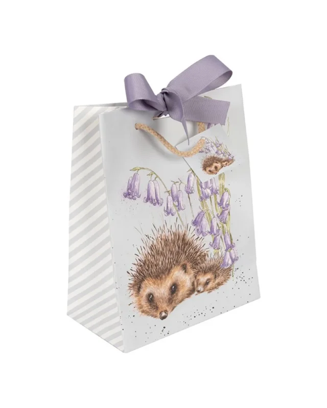 Geschenktasche in der Größe S mit zwei Igeln als Mutter und Kind Motiv von Wrendale Designs.