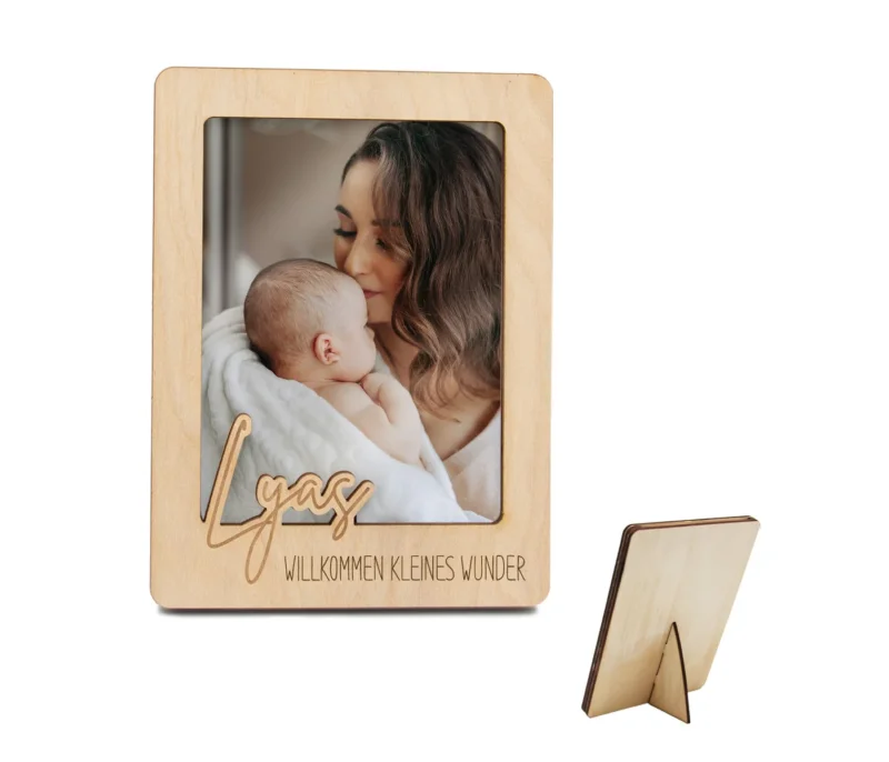 Personalisierter Bilderrahmen aus Holz – für 10 x 15 cm Bilder – Individuelle Gravur möglich