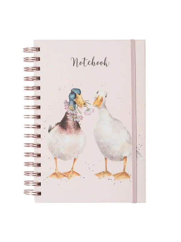 Rosa Notizbuch mit Entenpaar als Motiv von Wrendale Designs