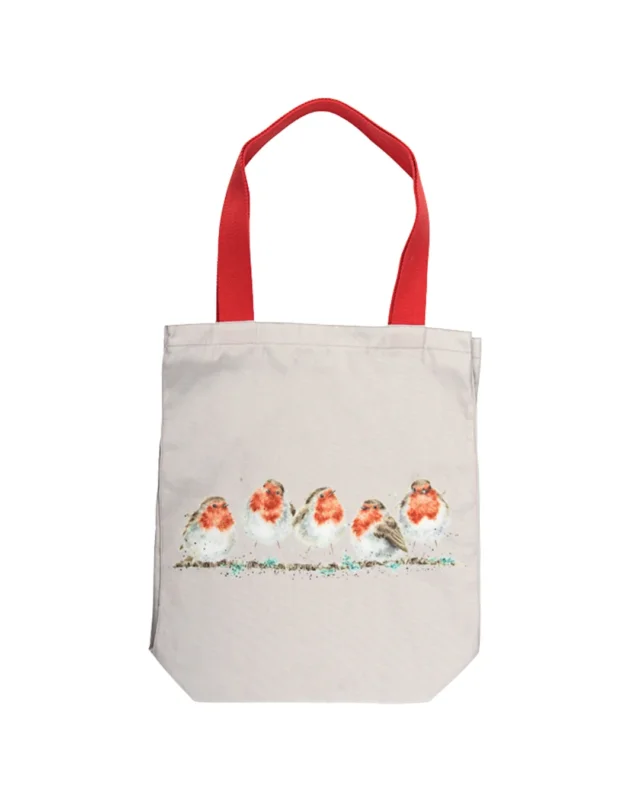 Rotkehlchen Einkaufstasche von Wrendale Designs auf weißen Hintergrund. Die Tasche ist Hellgrau und hat 5 Rotkehlchen in unterschiedlichen Posen als Motiv. Der Griff ist knallrot.