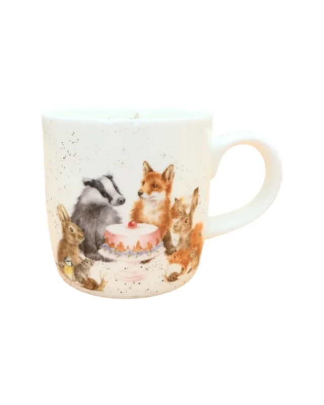 Tasse Woodland-Party von Wrendale Designs vor weißem Hintergrund.