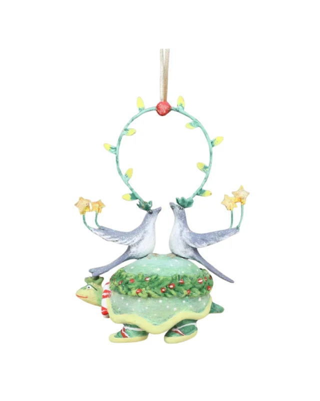 „Krinkle 12 Days Turtle Doves von Patience Brewster, handbemalte Figur mit zwei Turteltauben auf glitzernder Schildkröte und Lichterring.“
