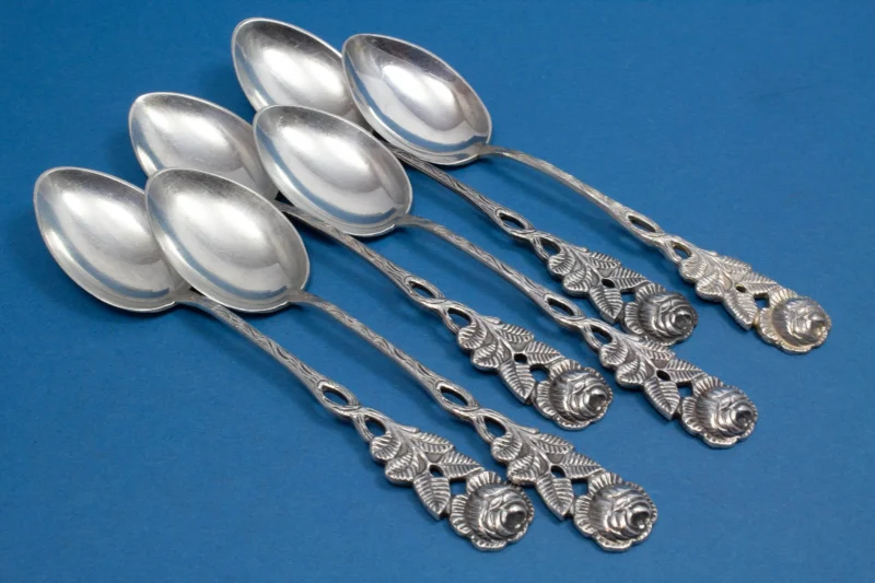 6 tea spoons with roses, silver plated, silverware