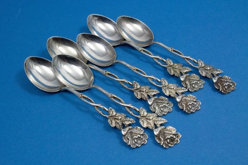 6 silberne Mokkalöffel mit Rosendekor