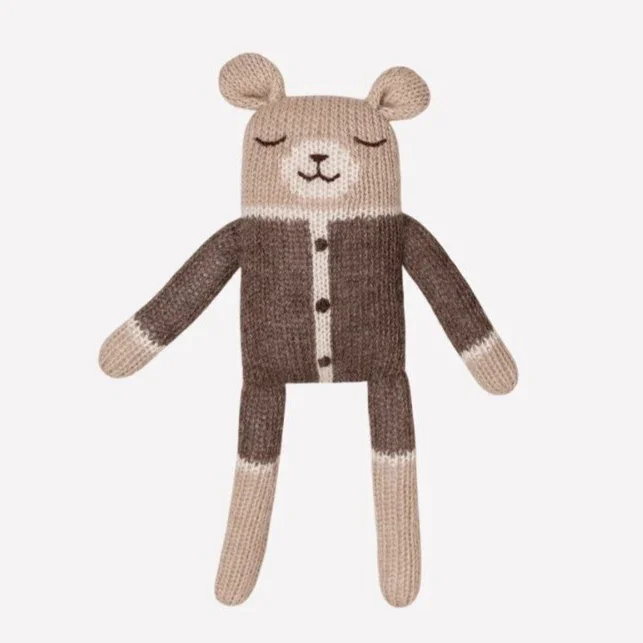 Teddy von Main Sauvage in Mokka-Strampler aus Alpakawolle