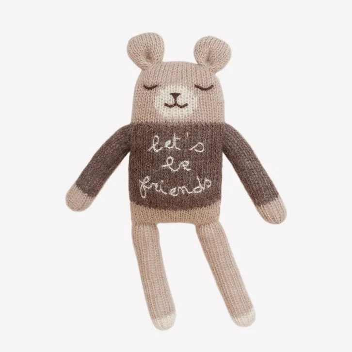 Teddy aus Alpakawolle von Main Sauvage und Organic Zoo mit dem Spruch "Let's be friends"