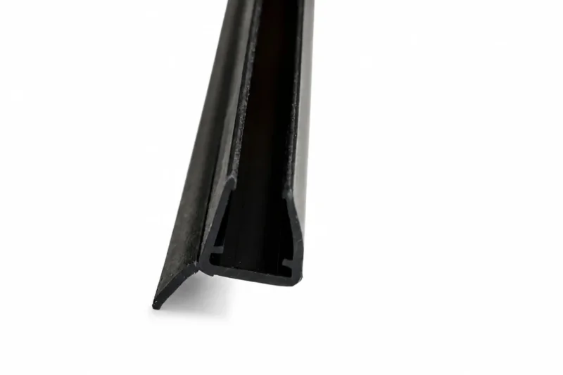 Schwarze Lippendichtung 135° für die Scharnierseite von Fünfeckduschen, Art.Nr. 5071-B
